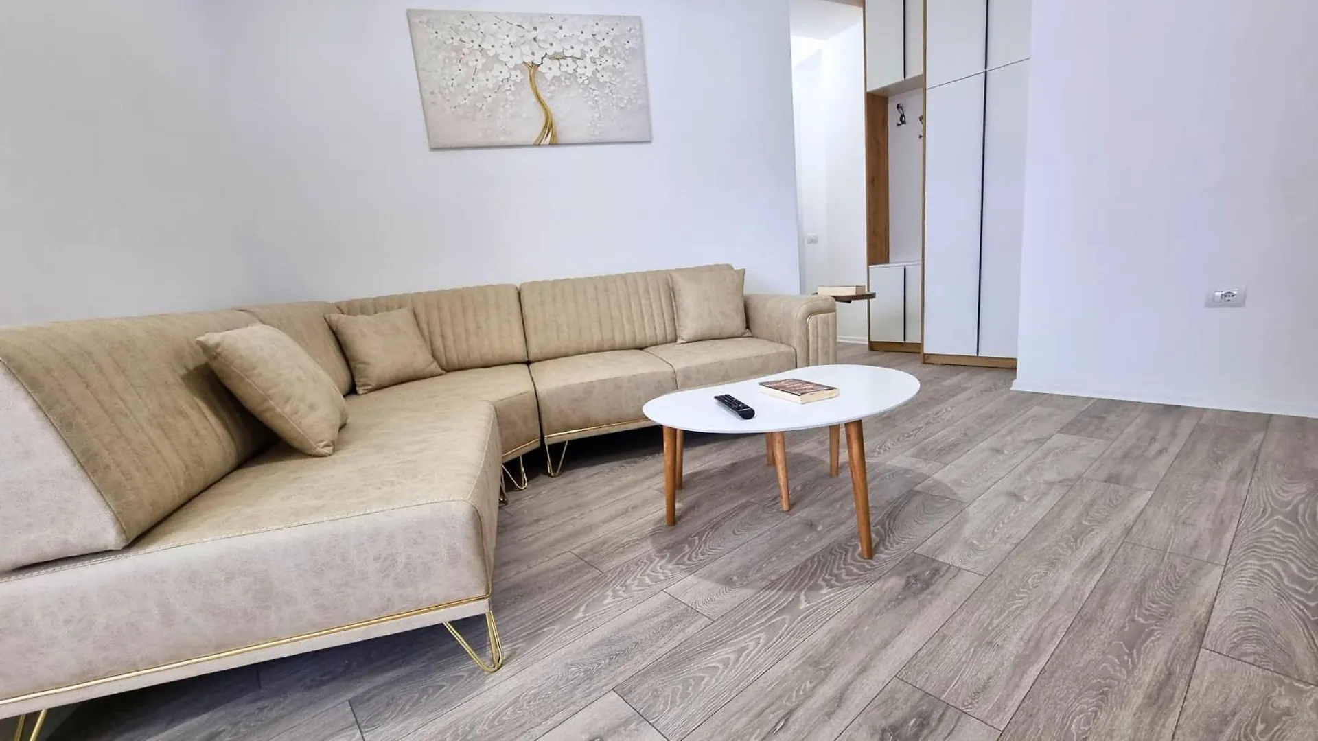 Cozy 2Br Condo Free Parking-Wifi-Ac-Dryer تيرانا شقة